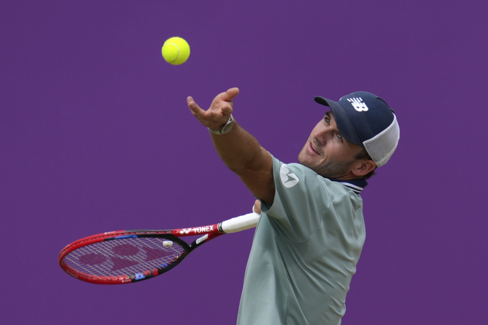 尤其是在主 尤其是在主