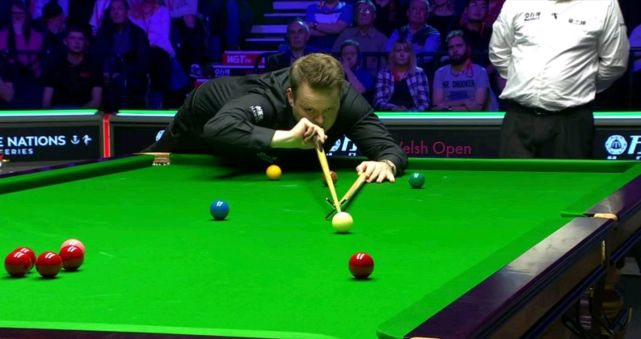 他在一个同 他在一个同